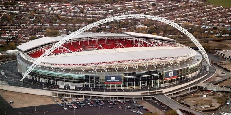 Thánh địa Wembley là một trong top sân bóng đá lớn nhất ở Anh và thứ 2 ở Châu Âu